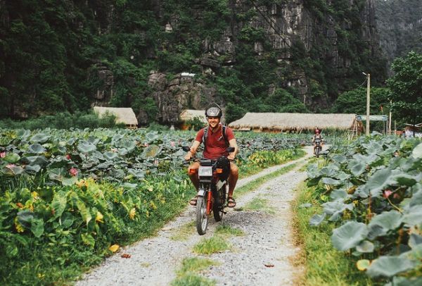 Phượt xe máy từ Hà Nội tới Ninh Bình