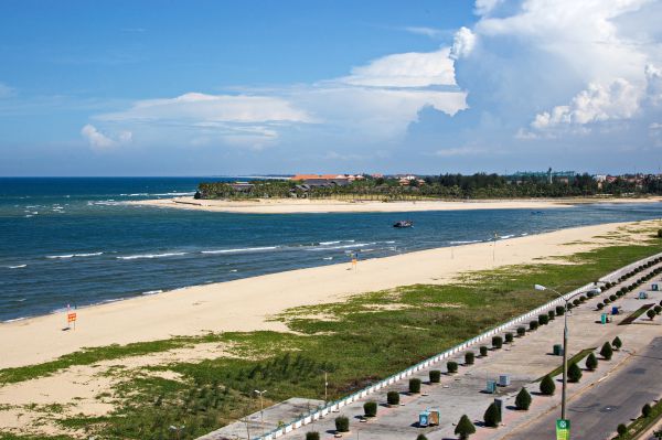 Bãi Biển Nhật Lệ thuộc top 10 bãi biển đẹp nhất Việt Nam