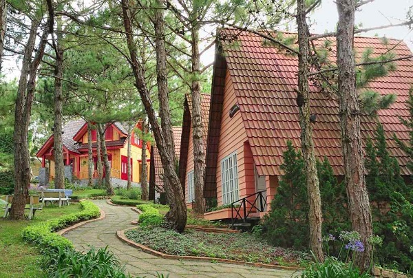 Kiến trúc của Mộng Mơ Resort là những ngôi nhà đặc trưng của Đà Lạt