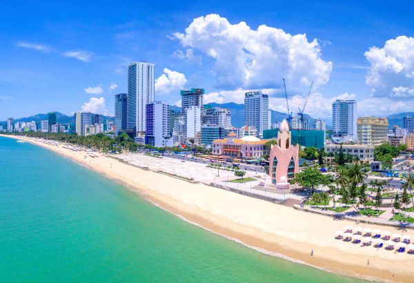 Bãi biển Trần Phú là địa điểm tuyệt vời bạn nhất định phải ghé thăm khi du lịch Nha Trang tháng 3