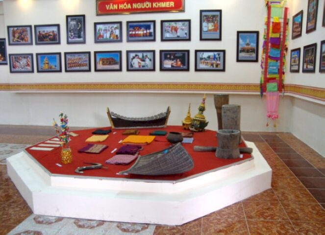 Bảo tàng Cà Mau nơi trưng bày rất nhiều hiện vật Nam Bộ xưa