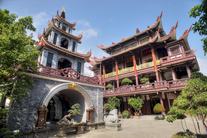 Chùa Long Khánh với kiến trúc độc đáo