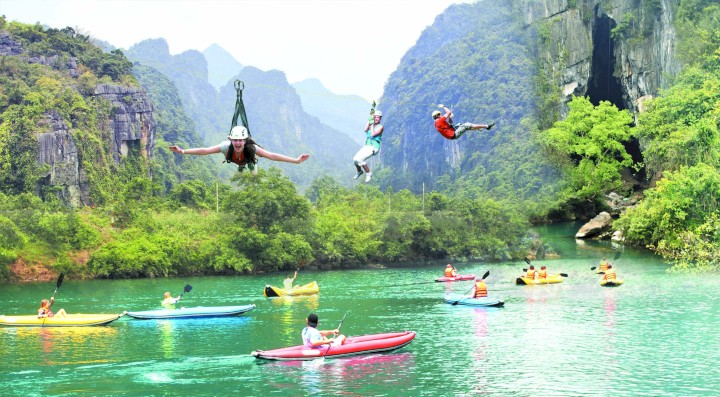 Các hoạt động vui chơi tại suối Moọc Quảng Bình 