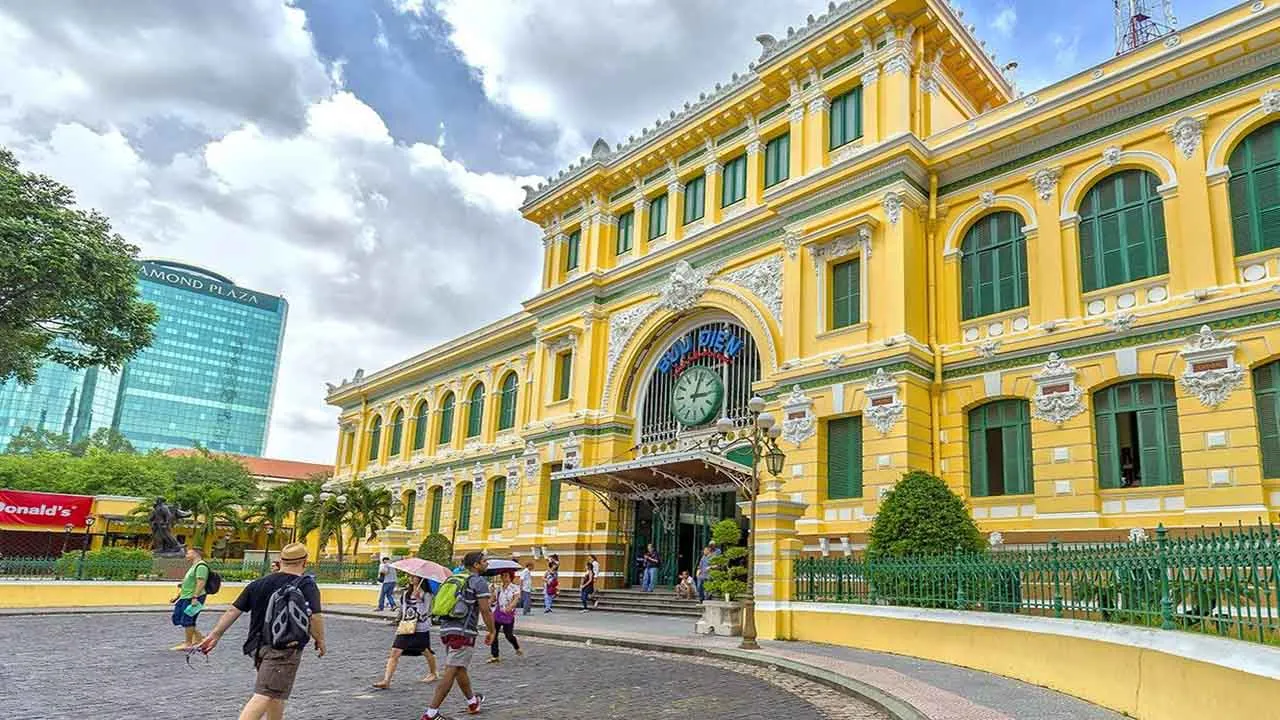 Bưu điện thành phố - Nơi lưu giữ nét Sài Gòn xưa