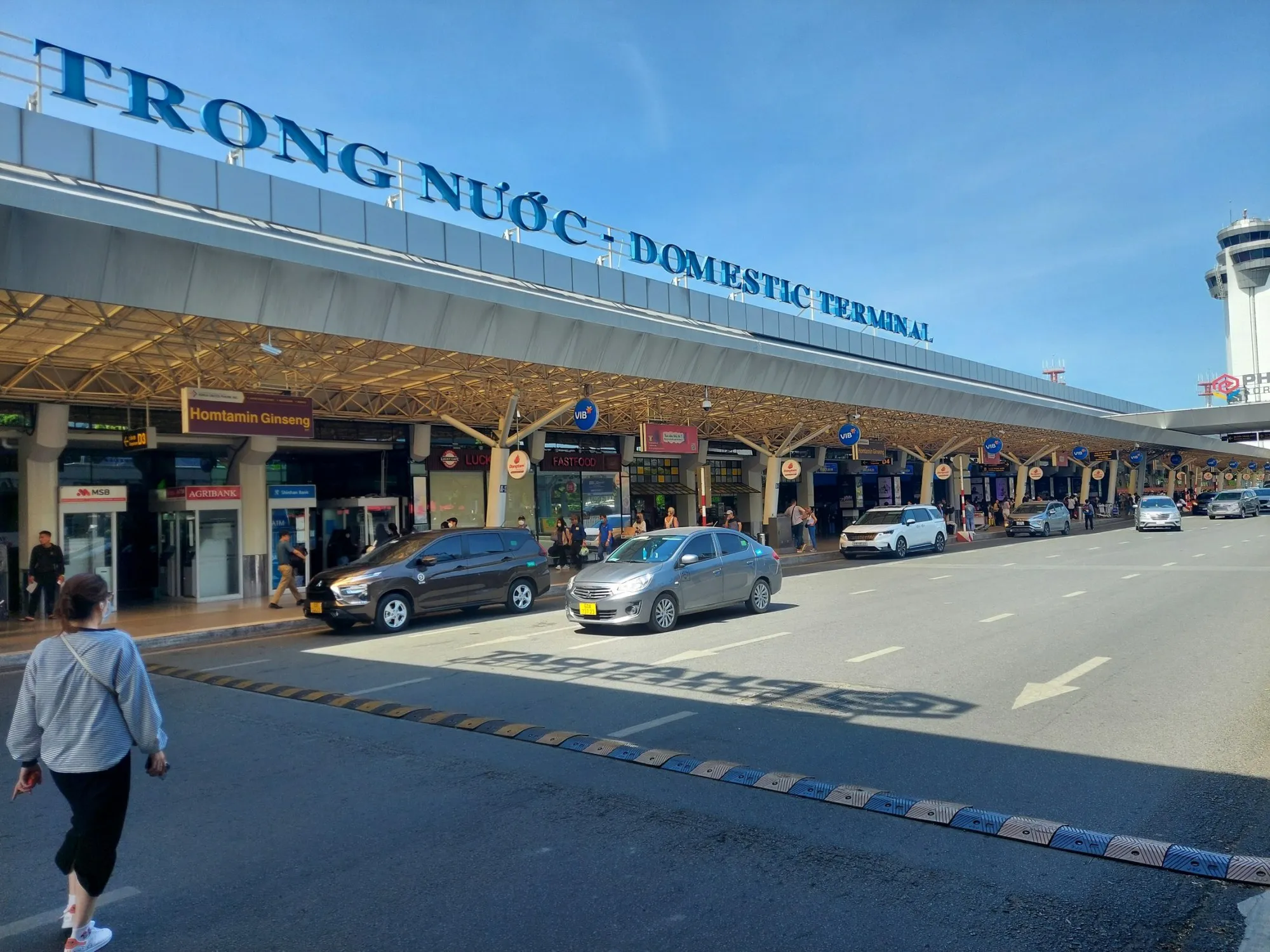 Sân bay quốc tế Tân Sơn Nhất (TP.HCM)