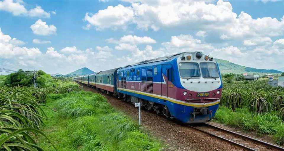 Tàu hỏa tuyến Hà Nội - Lào Cai