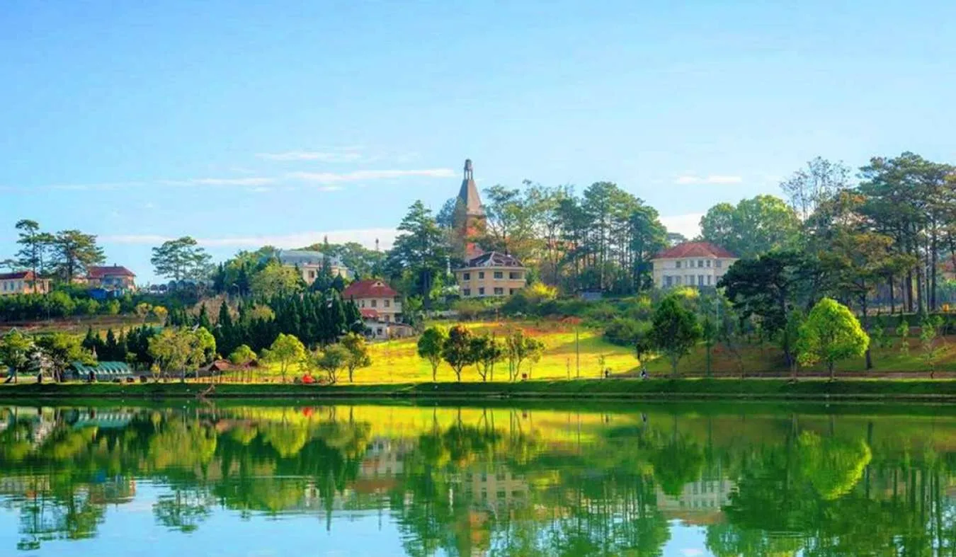 Hồ Xuân Hương - Viên ngọc xanh giữa lòng Đà Lạt