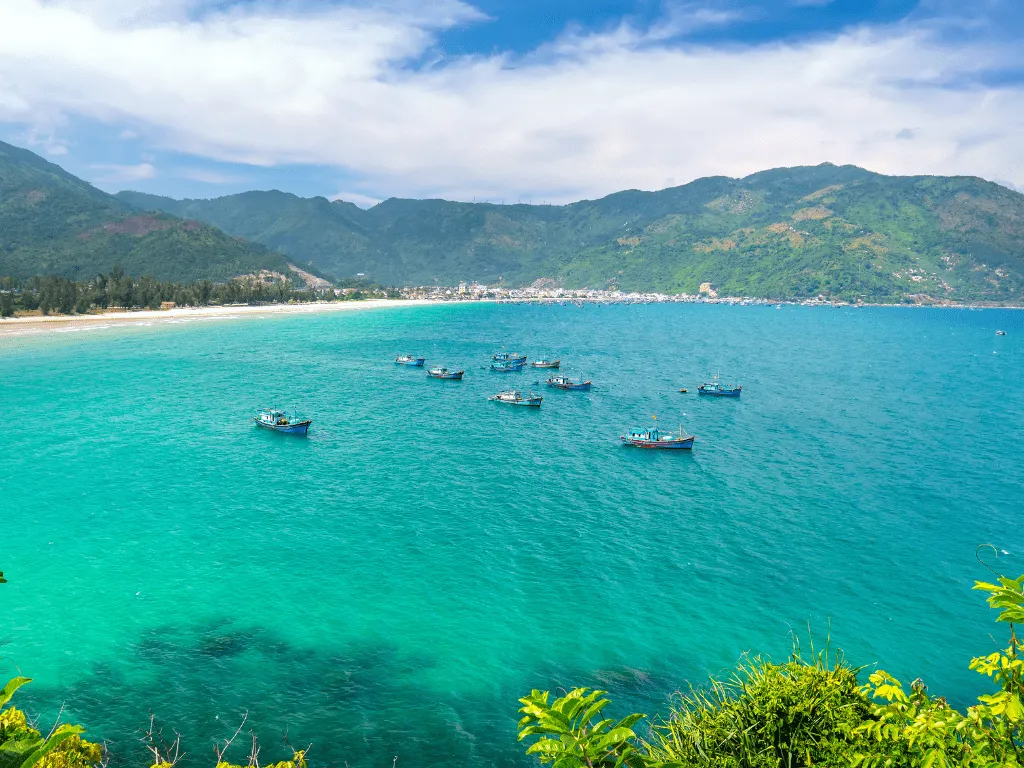 Vịnh Vũng Rô - vẻ đẹp mê hồn giữa đất trời Phú Yên