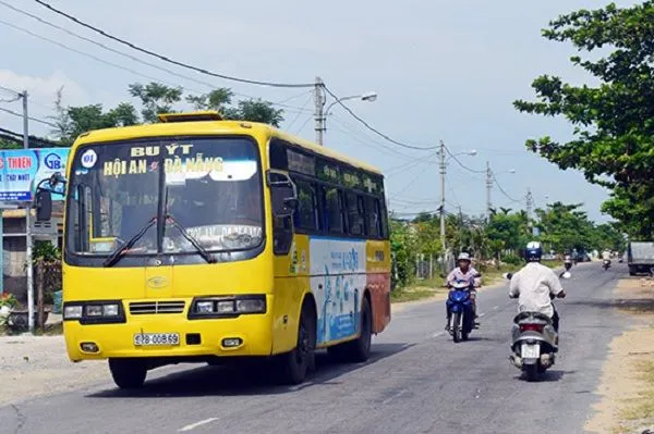 xe bus san bay da nang 2 600x399 1